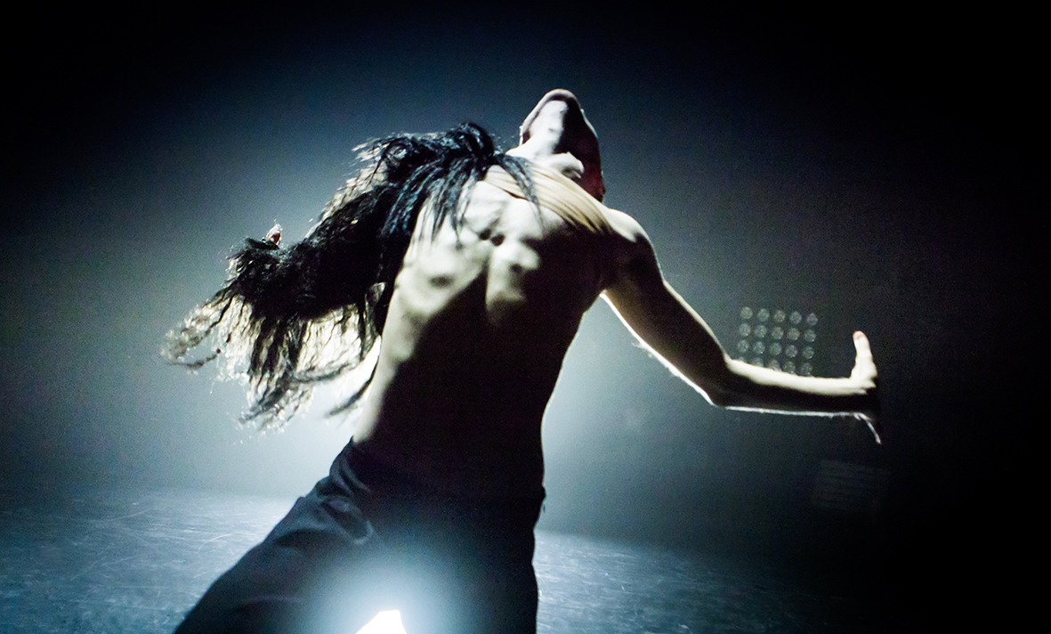 SILVER BULLET ~Cayetano Soto //NEDERLANDS DANS THEATER 2, Spencer Dickhaus, photo Joris-Jan Bos